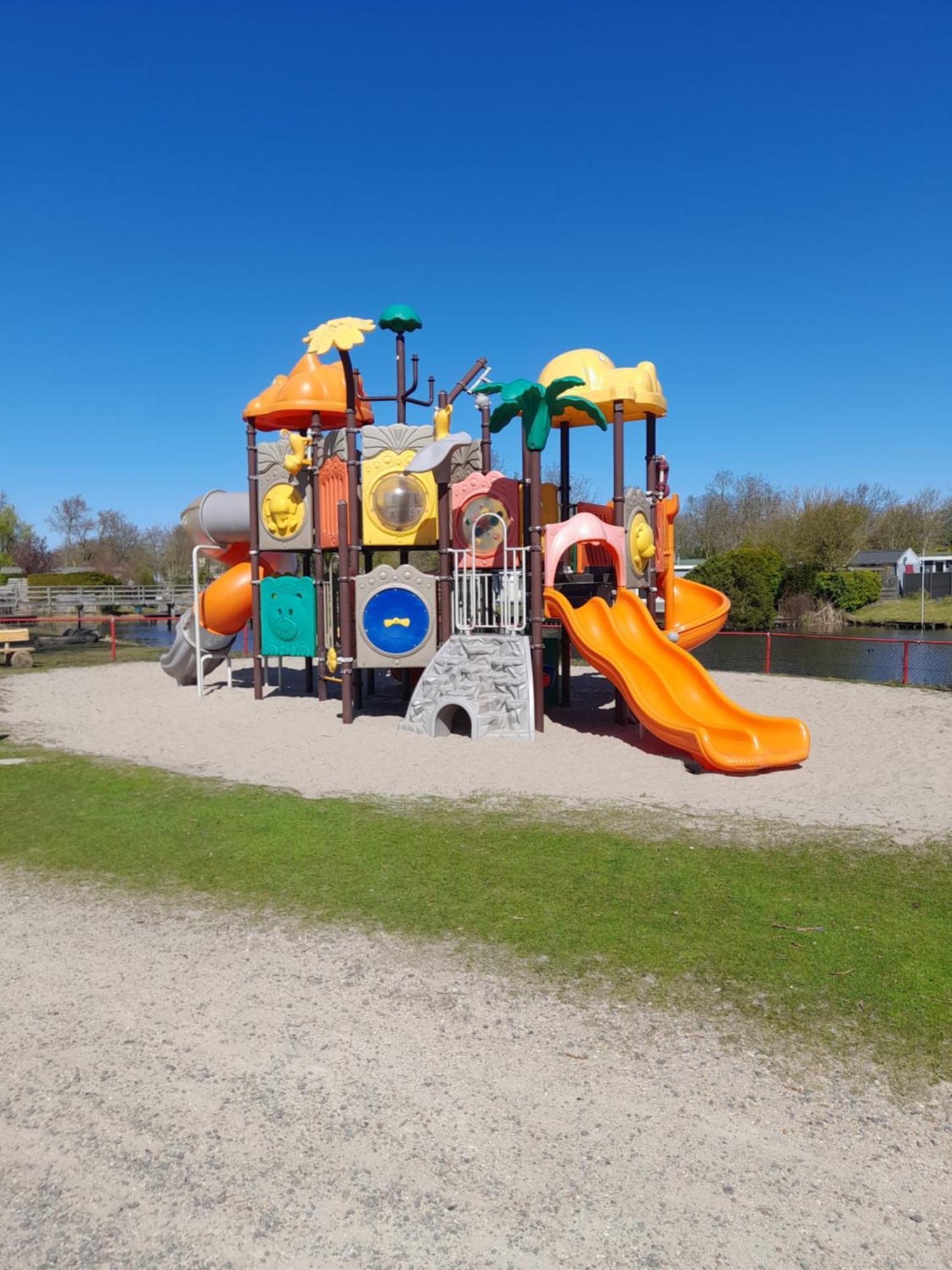 Chalet Makkum C99B Met Prive Gelegen Tuin Aan Het Water Екстер'єр фото